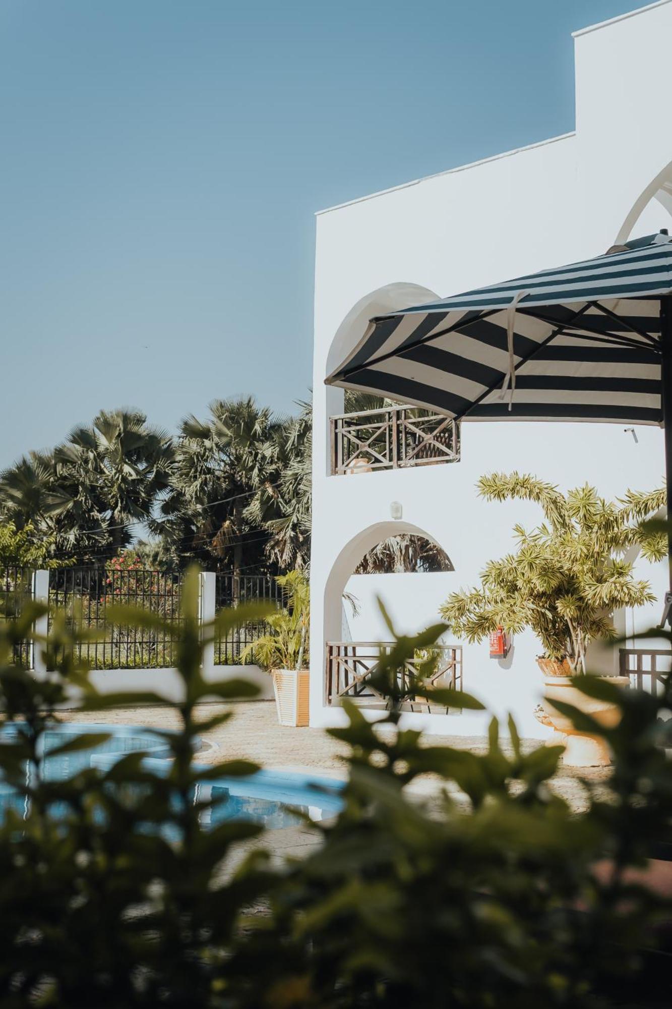 Harmony Resort Boutique Hotel Banjul Exterior photo